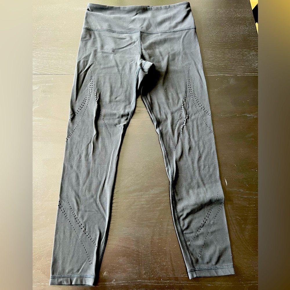 ATHLETA ELATION LASER CUT LEGGINGS - GREAT CONDITION
